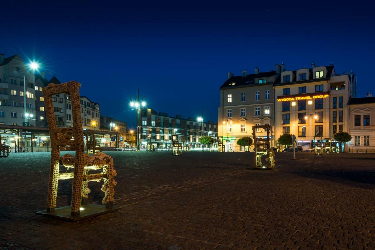 Home Far From Home Cracovie Extérieur photo